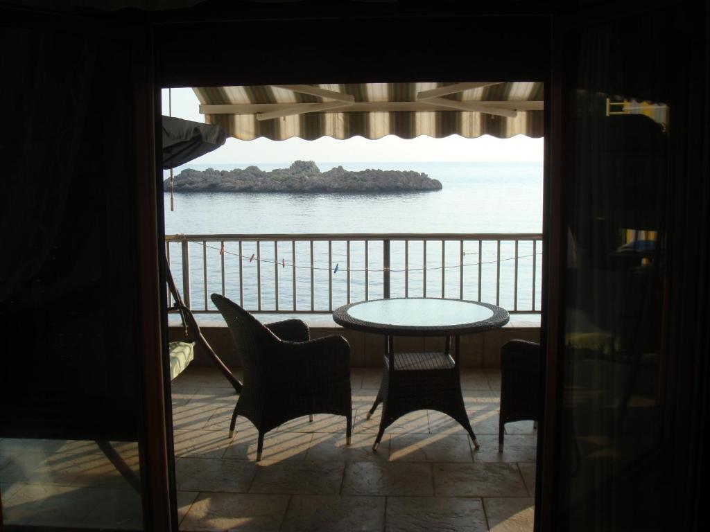 Apartments Lungo Mare Sveti Stefan Room photo