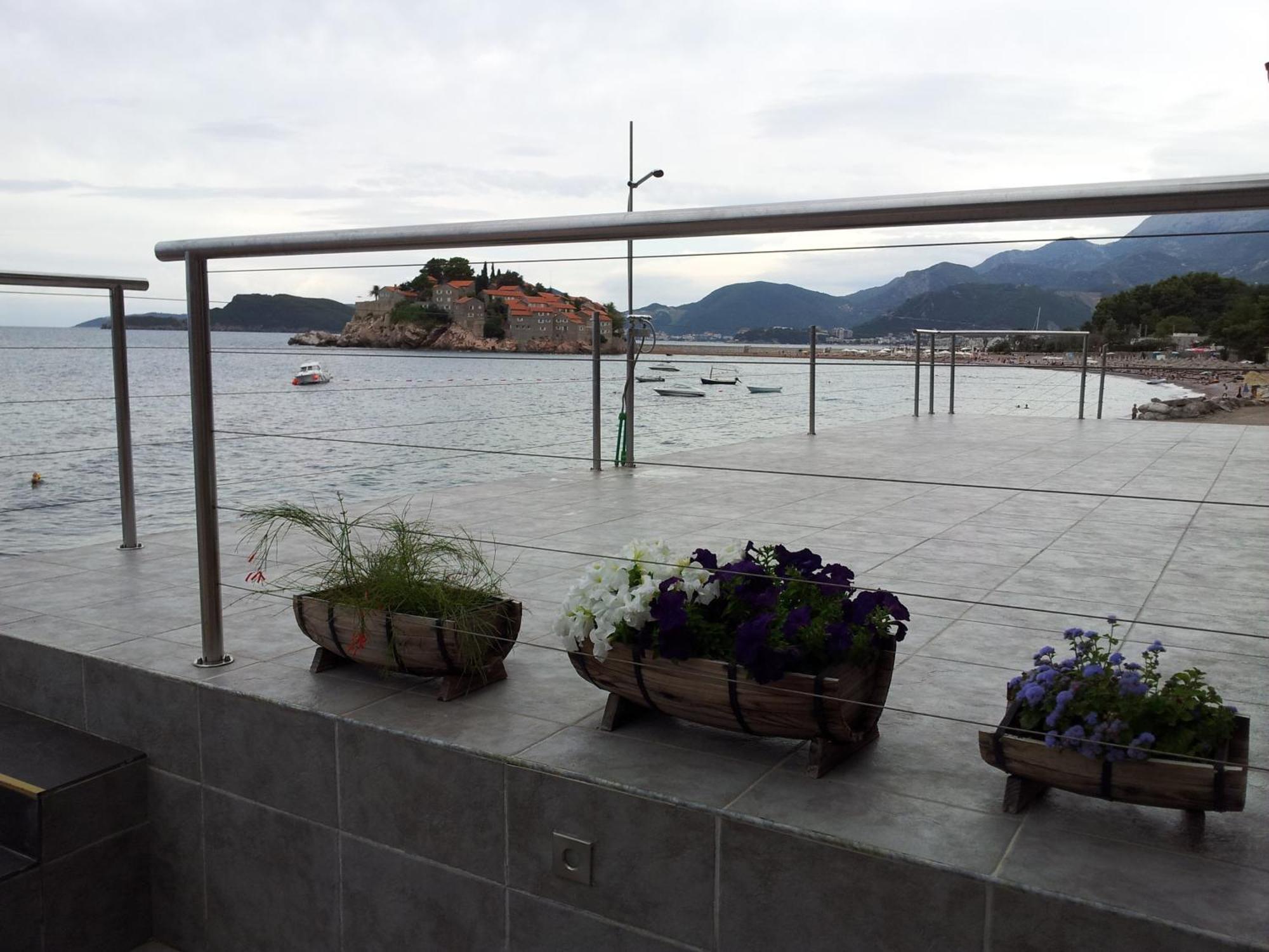 Apartments Lungo Mare Sveti Stefan Exterior photo