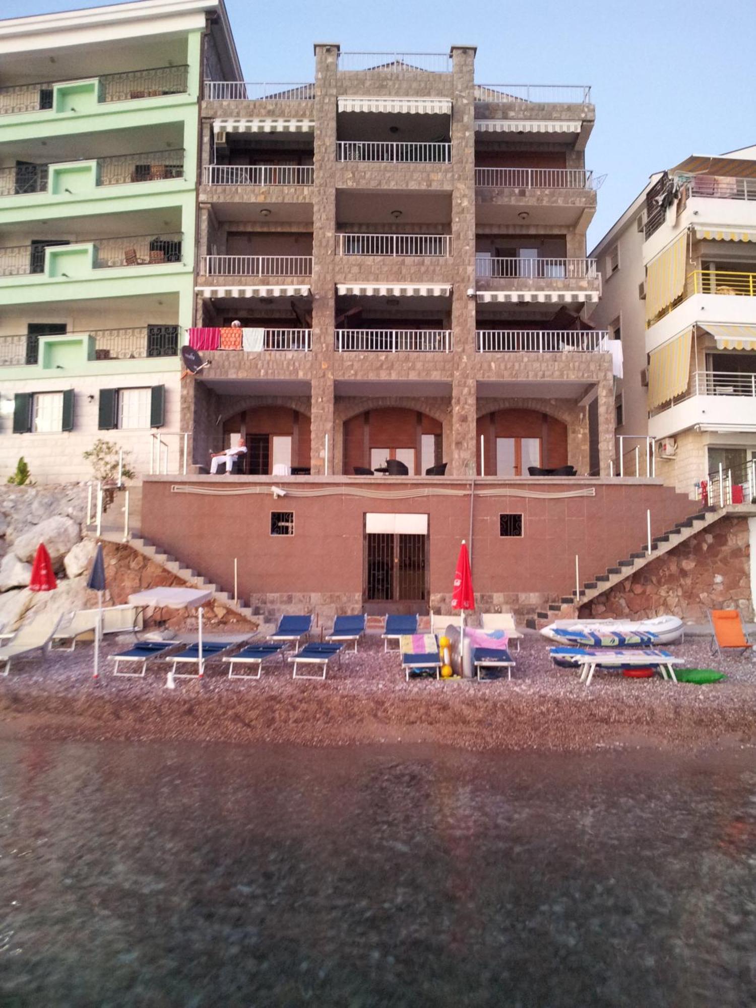 Apartments Lungo Mare Sveti Stefan Exterior photo